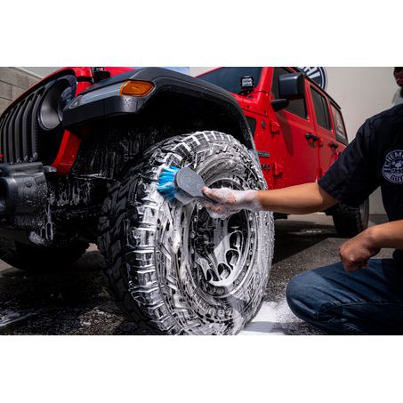 Chemical Guys Big Blue Stiffy Heavy Duty Tyre Brush – ACCG05 - Image 4